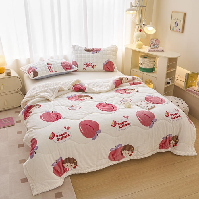 91家纺网 家纺一手货源 找家纺 莉莉安家纺 2025秋冬新款加厚三层夹棉牛奶绒贝贝绒毯冬季保暖盖毯复合毛毯 桃桃公主