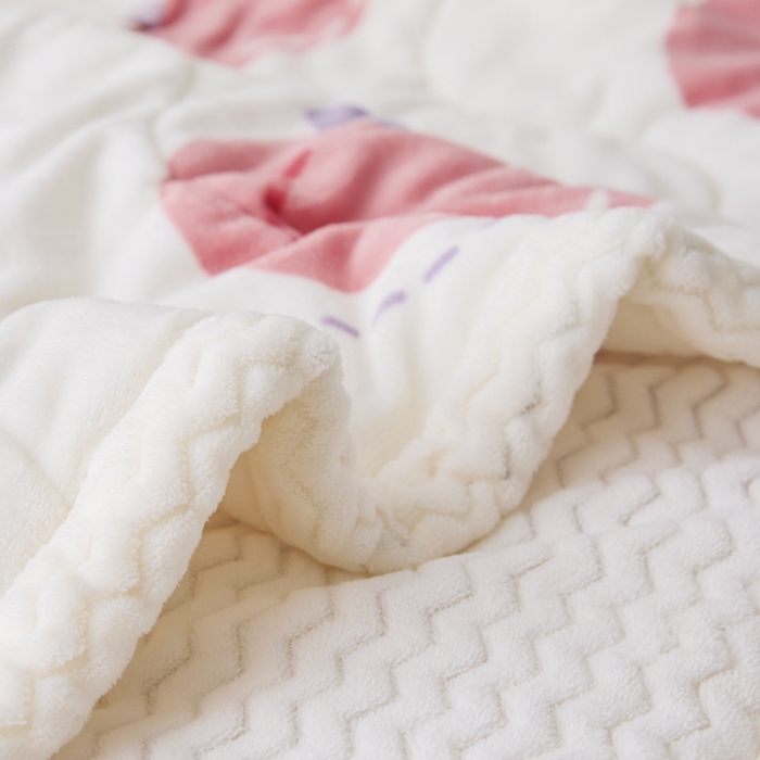 91家纺网 家纺一手货源 找家纺 莉莉安家纺 2025秋冬新款加厚三层夹棉牛奶绒贝贝绒毯冬季保暖盖毯复合毛毯 桃桃公主