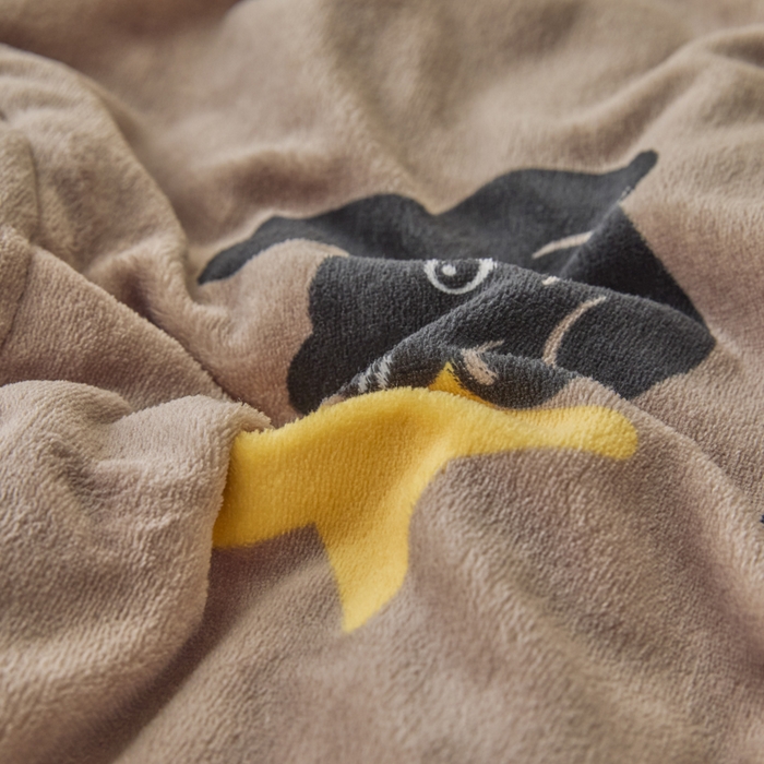 91家纺网 家纺一手货源 找家纺 莉莉安家纺 2025秋冬新款加厚三层夹棉牛奶绒贝贝绒毯冬季保暖盖毯复合毛毯 星愿猫