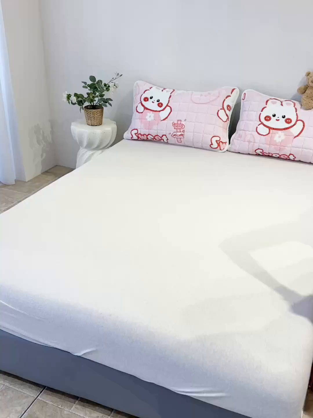 91家纺网 家纺一手货源 找家纺 莉莉安家纺 2025秋冬新款加厚三层夹棉牛奶绒贝贝绒毯冬季保暖盖毯复合毛毯 星愿猫