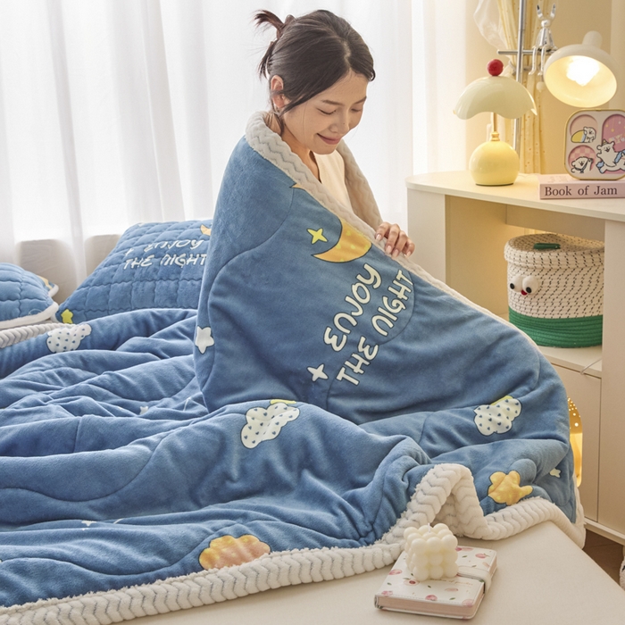 91家纺网 家纺一手货源 找家纺 莉莉安家纺 2025秋冬新款加厚三层夹棉牛奶绒贝贝绒毯冬季保暖盖毯复合毛毯 星月神话