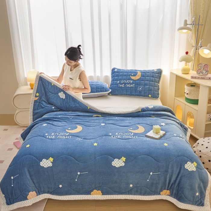 91家纺网 家纺一手货源 找家纺 莉莉安家纺 2025秋冬新款加厚三层夹棉牛奶绒贝贝绒毯冬季保暖盖毯复合毛毯 星月神话