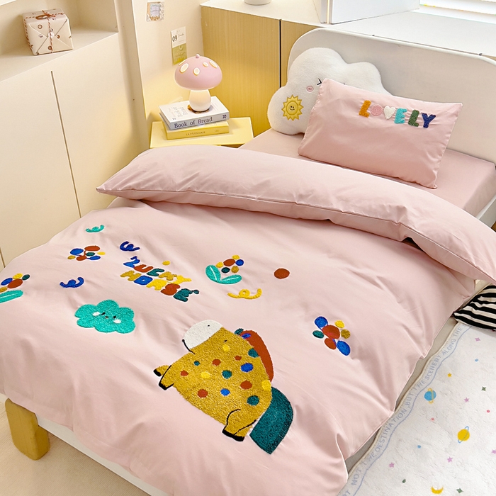 91家纺网 家纺一手货源 找家纺 梵赫2025新款全棉A类5050磨毛卡通毛巾绣婴童套件幼儿园三件套 斑点马