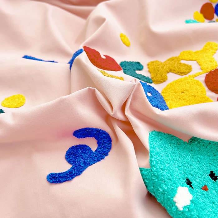 91家纺网 家纺一手货源 找家纺 梵赫2025新款全棉A类5050磨毛卡通毛巾绣婴童套件幼儿园三件套 斑点马