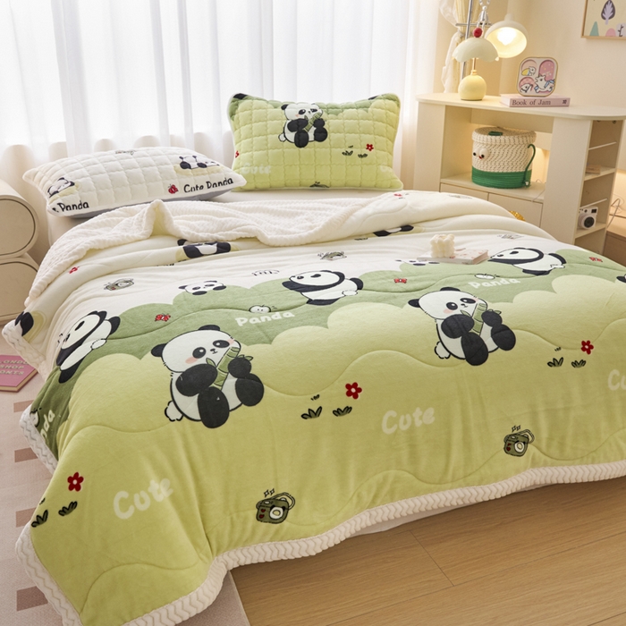 91家纺网 家纺一手货源 找家纺 莉莉安家纺 2025秋冬新款加厚三层夹棉牛奶绒贝贝绒毯冬季保暖盖毯复合毛毯 熊猫宝贝