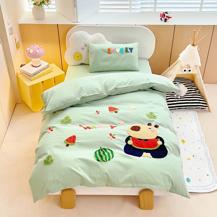 91家纺网 家纺一手货源 找家纺 梵赫2025新款全棉A类5050磨毛卡通毛巾绣婴童套件幼儿园三件套 小卡皮