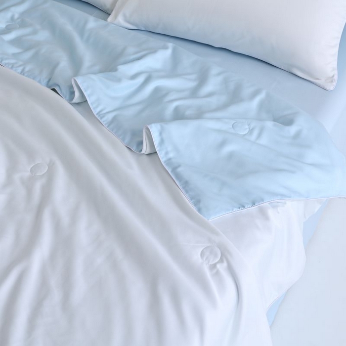 91家纺网 家纺一手货源 找家纺 麦田家纺 2025新款双拼麻绳水洗真丝冰丝夏被 贵族白+蓝