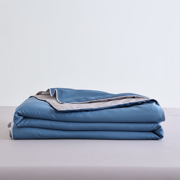 91家纺网 家纺一手货源 找家纺 麦田家纺 2025新款双拼麻绳水洗真丝冰丝夏被 宾利蓝+灰