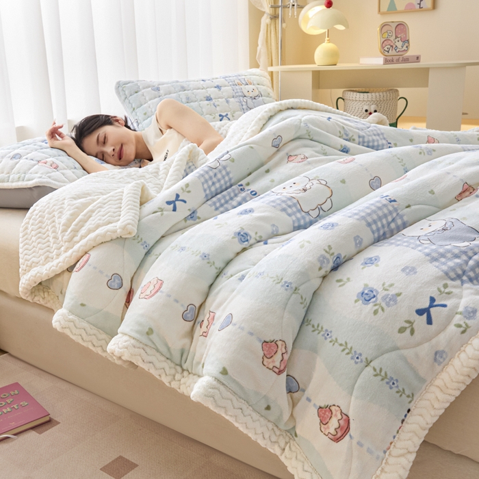 91家纺网 家纺一手货源 找家纺 莉莉安家纺 2025秋冬新款加厚三层夹棉牛奶绒贝贝绒毯冬季保暖盖毯复合毛毯 一袭幽梦