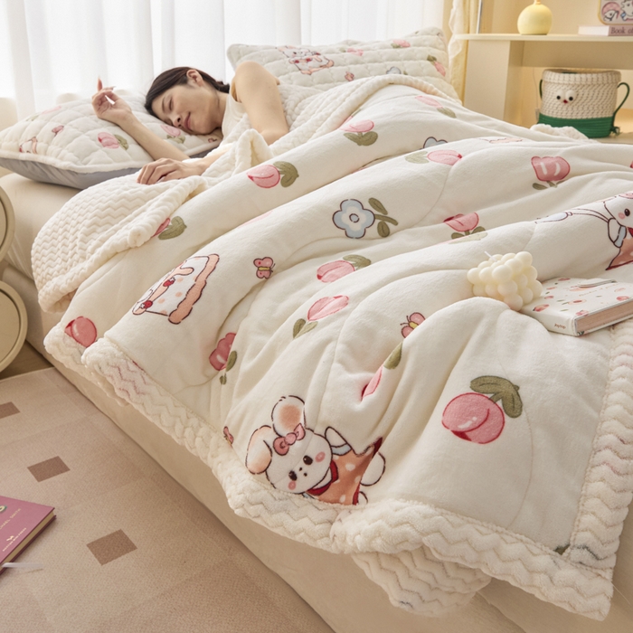 91家纺网 家纺一手货源 找家纺 莉莉安家纺 2025秋冬新款加厚三层夹棉牛奶绒贝贝绒毯冬季保暖盖毯复合毛毯 郁金香恋