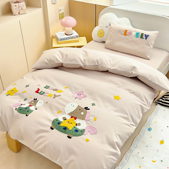 91家纺网 家纺一手货源 找家纺 梵赫2025新款全棉A类5050磨毛卡通毛巾绣婴童套件幼儿园三件套 星星马