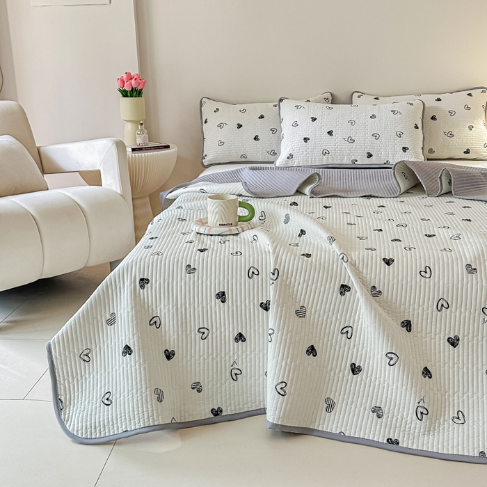 91家纺网 家纺一手货源 找家纺 麦田家纺 2025新款针织棉双层纱印花双面床盖 心相印-灰