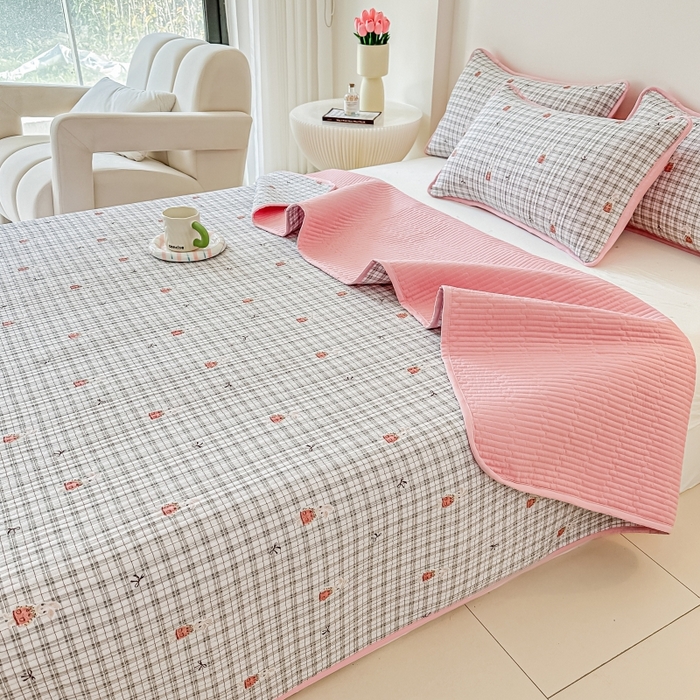 91家纺网 家纺一手货源 找家纺 麦田家纺 2025新款针织棉双层纱印花双面床盖 小熊格子