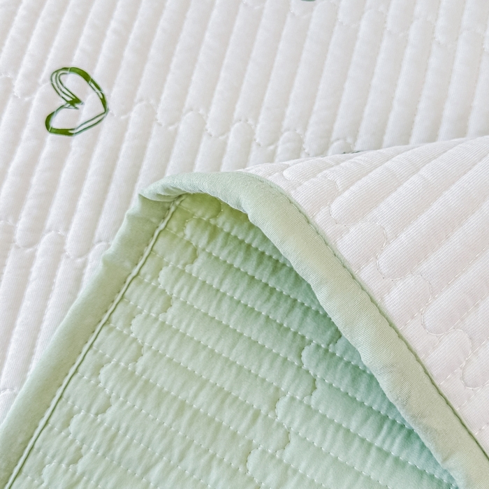 91家纺网 家纺一手货源 找家纺 麦田家纺 2025新款针织棉双层纱印花双面床盖 心相印-绿