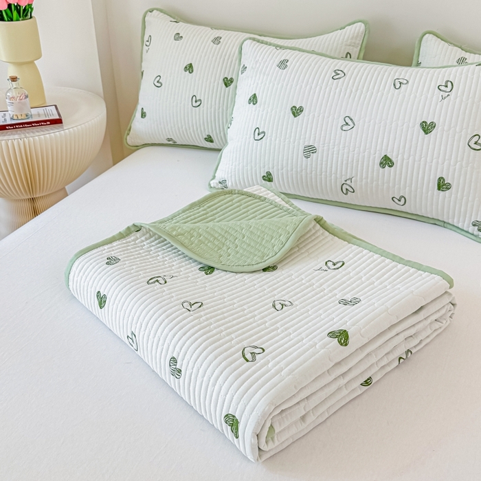 91家纺网 家纺一手货源 找家纺 麦田家纺 2025新款针织棉双层纱印花双面床盖 心相印-绿