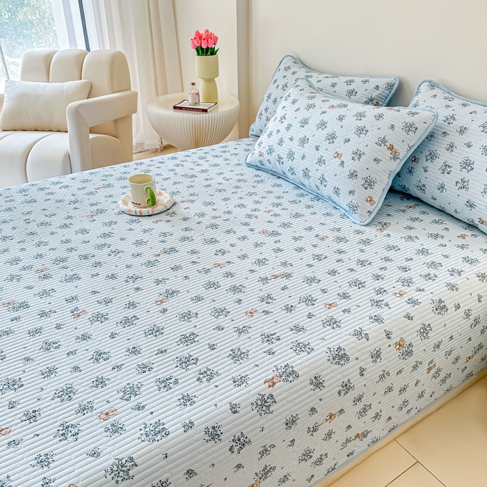 91家纺网 家纺一手货源 找家纺 麦田家纺 2025新款针织棉双层纱印花双面床盖 浪漫小熊-兰