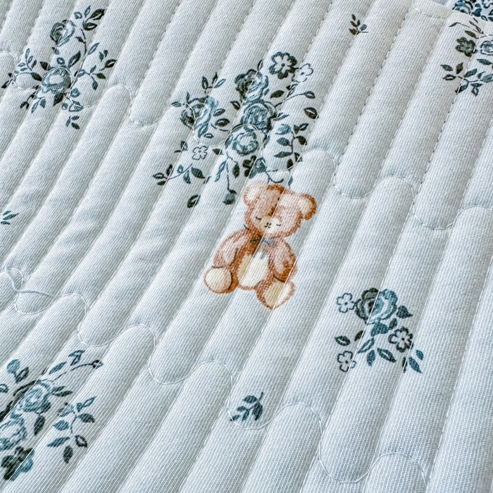 91家纺网 家纺一手货源 找家纺 麦田家纺 2025新款针织棉双层纱印花双面床盖 浪漫小熊-兰