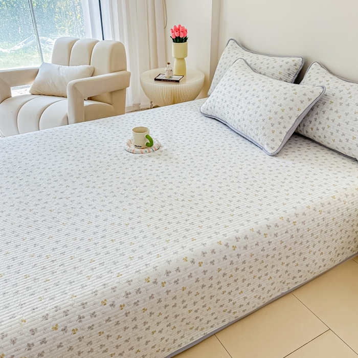 91家纺网 家纺一手货源 找家纺 麦田家纺 2025新款珍珠绸印花双面床盖 花非花-雅韵灰