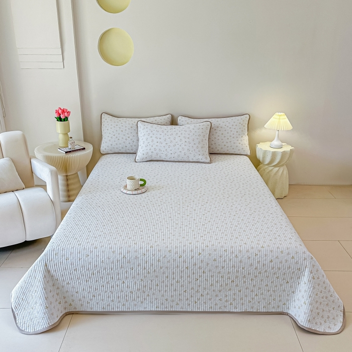 91家纺网 家纺一手货源 找家纺 麦田家纺 2025新款珍珠绸印花双面床盖 花非花-奶咖