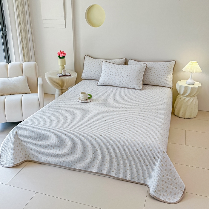 91家纺网 家纺一手货源 找家纺 麦田家纺 2025新款珍珠绸印花双面床盖 花非花-奶咖