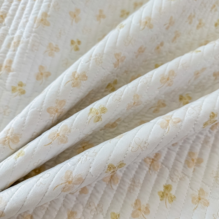 91家纺网 家纺一手货源 找家纺 麦田家纺 2025新款珍珠绸印花双面床盖 花非花-奶咖