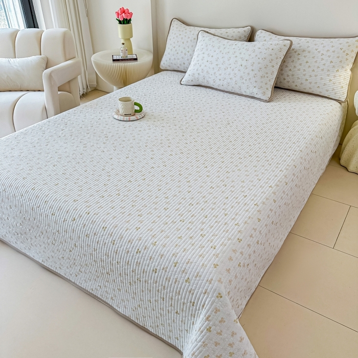 91家纺网 家纺一手货源 找家纺 麦田家纺 2025新款珍珠绸印花双面床盖 花非花-奶咖