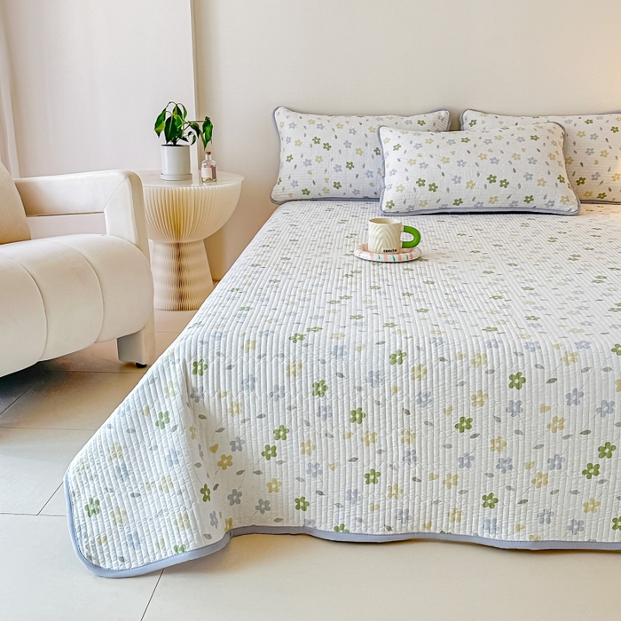 91家纺网 家纺一手货源 找家纺 麦田家纺 2025新款珍珠绸印花双面床盖 朵朵花林-雅韵灰