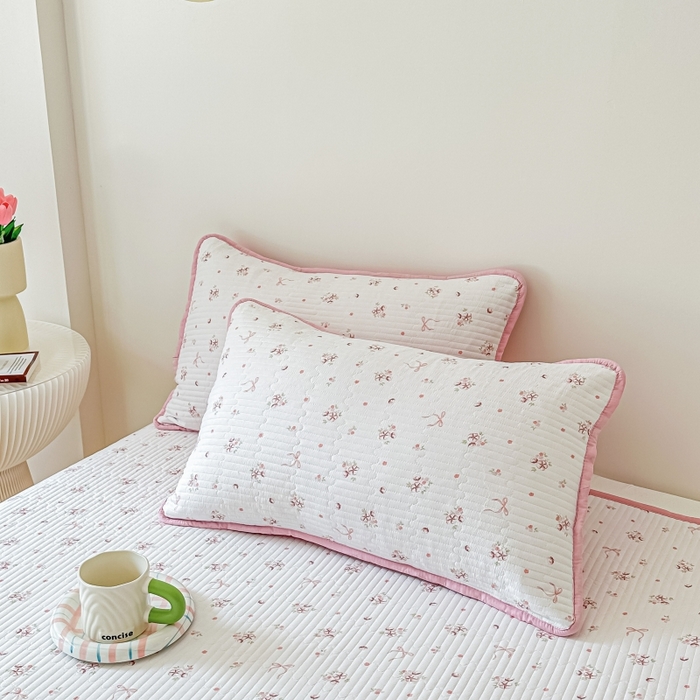 91家纺网 家纺一手货源 找家纺 麦田家纺 2025新款珍珠绸印花双面床盖 木棉蝶花-粉玉