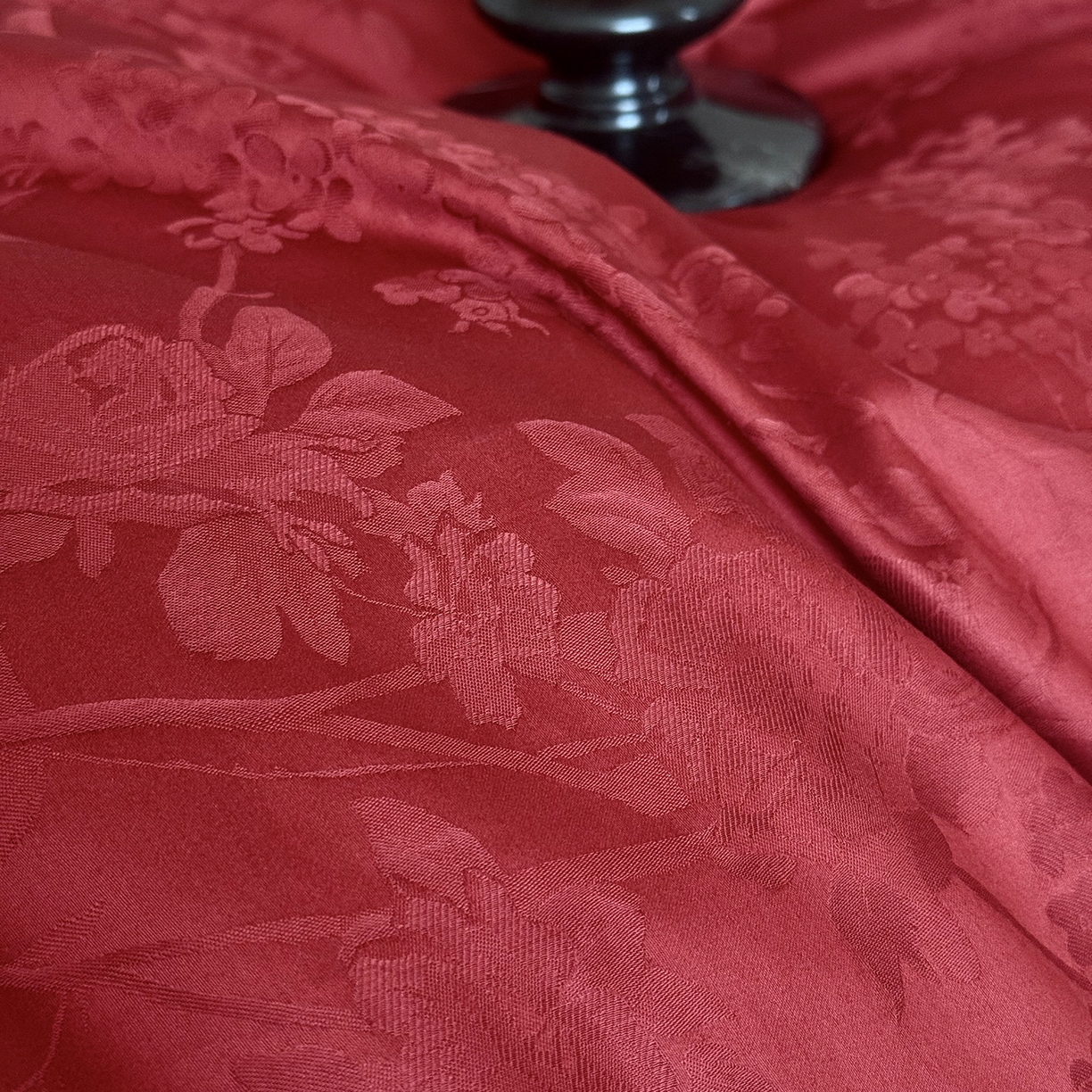 91家纺网 家纺一手货源 找家纺 鹿班家居 2025新款秋冬款100S长绒棉精美提花系列四件套-春和景明 红色