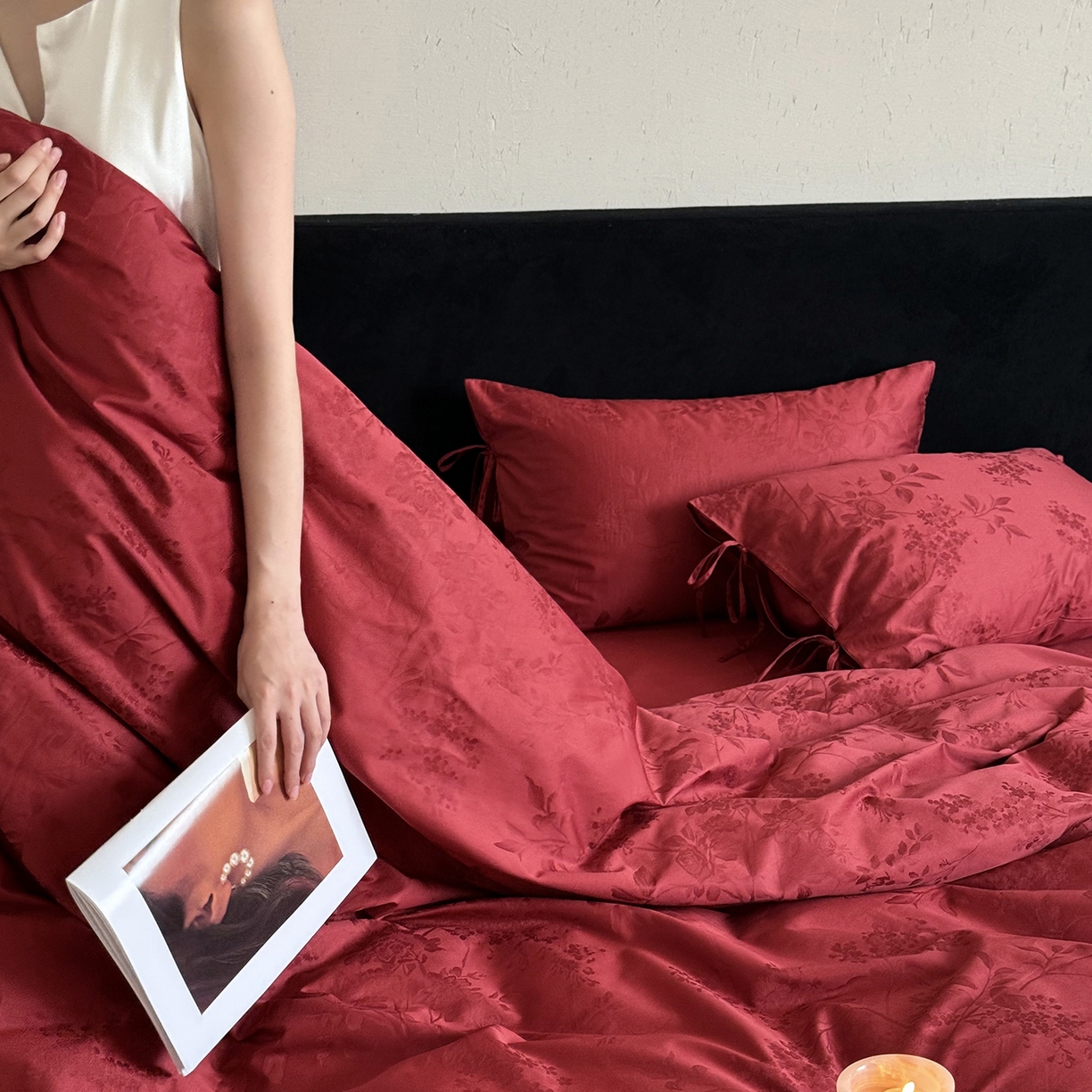 91家纺网 家纺一手货源 找家纺 鹿班家居 2025新款秋冬款100S长绒棉精美提花系列四件套-春和景明 红色