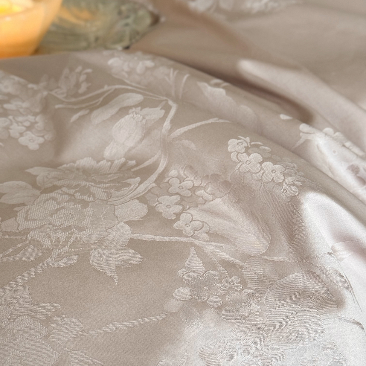 91家纺网 家纺一手货源 找家纺 鹿班家居 2025新款秋冬款100S长绒棉精美提花系列四件套-春和景明 粉色（标准会员-20元）