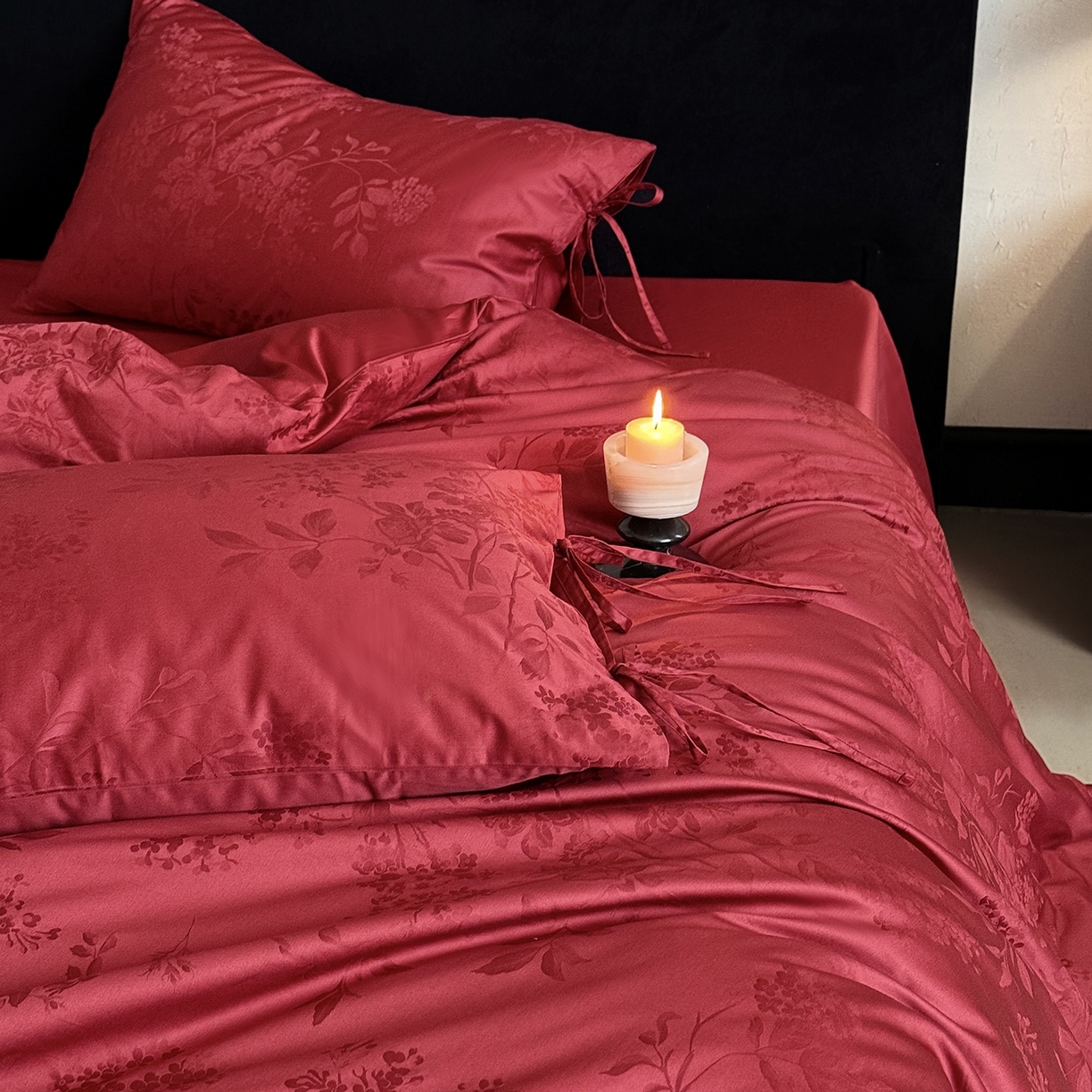 鹿班家居 2025新款秋冬款100S长绒棉精美提花系列四件套-春和景明 红色