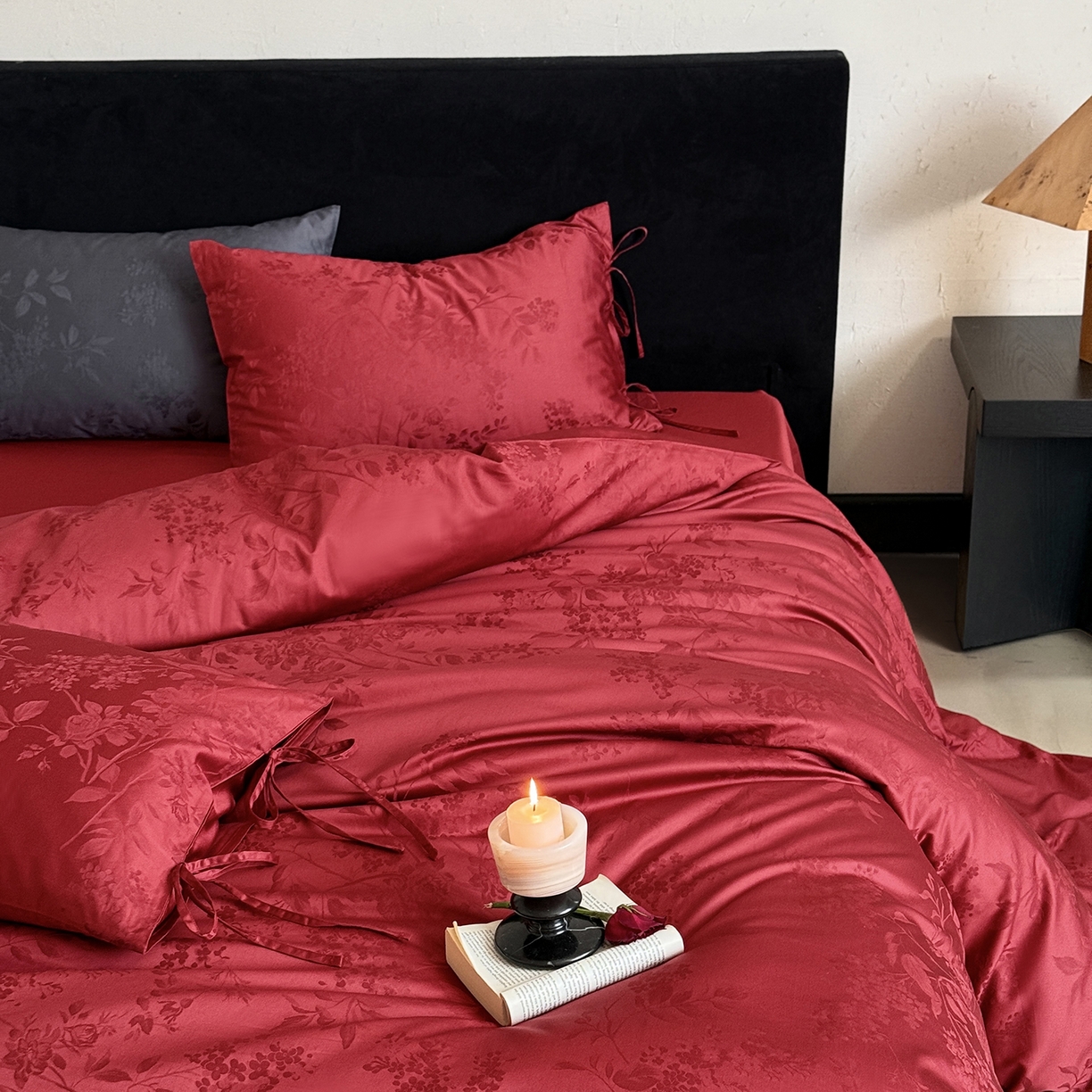 91家纺网 家纺一手货源 找家纺 鹿班家居 2025新款秋冬款100S长绒棉精美提花系列四件套-春和景明 红色