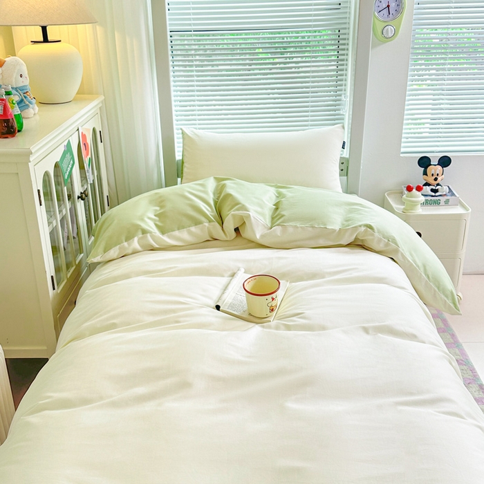 91家纺网 家纺一手货源 找家纺 麦田家纺 2025新款A类全棉学生宿舍四件套 奶昔白浅绿