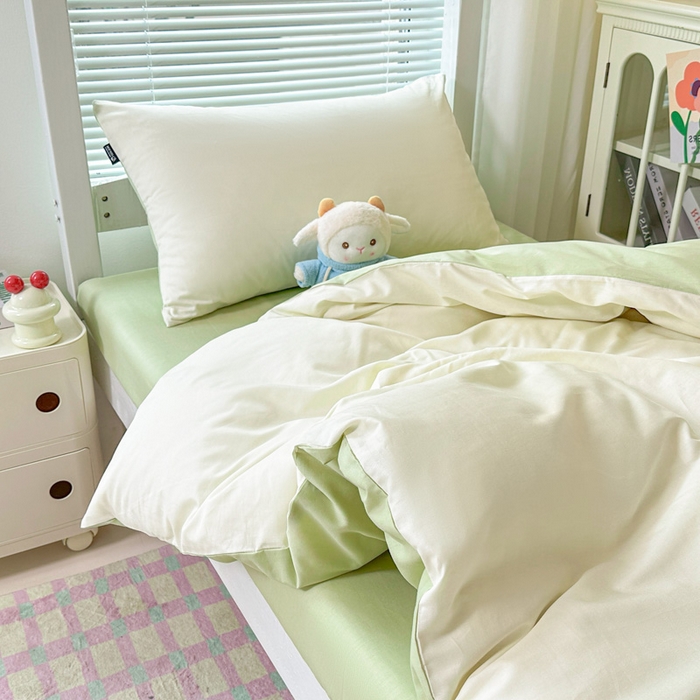 91家纺网 家纺一手货源 找家纺 麦田家纺 2025新款A类全棉学生宿舍四件套 奶昔白浅绿