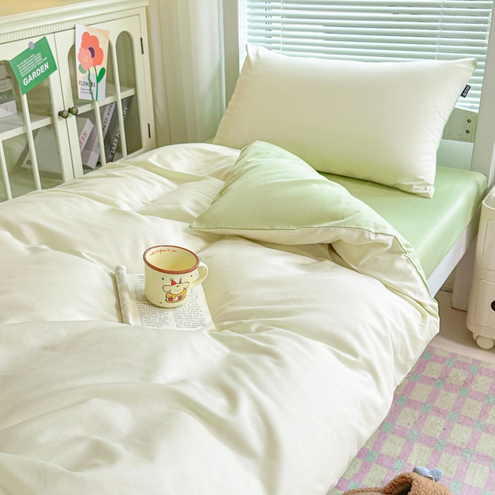 91家纺网 家纺一手货源 找家纺 麦田家纺 2025新款A类全棉学生宿舍四件套 奶昔白浅绿