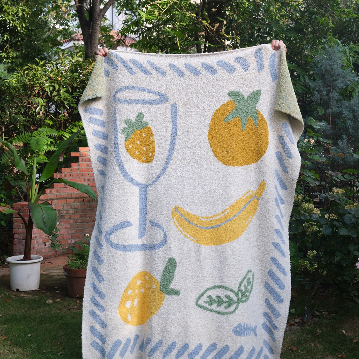 91家纺网 家纺一手货源 找家纺 （总）暖绵绵家纺 2025新款A类半边绒清新水果盖毯-夏维希