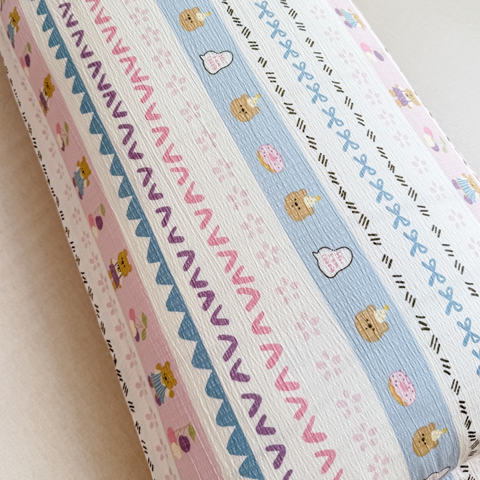 91家纺网 家纺一手货源 找家纺 麦田家纺 2025新款云感木棉皱皱双层纱长枕 开心小熊