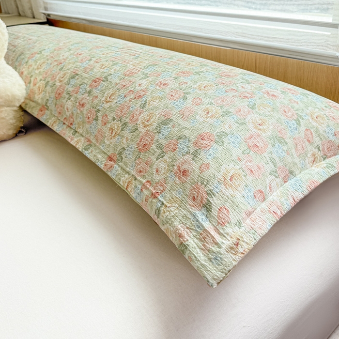 91家纺网 家纺一手货源 找家纺 （总）麦田家纺 2025新款云感木棉皱皱双层纱长枕