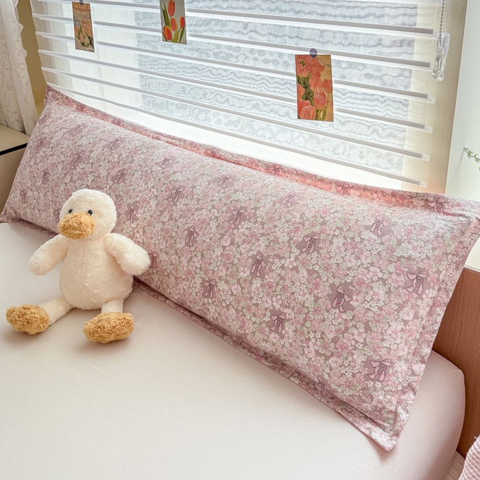 91家纺网 家纺一手货源 找家纺 麦田家纺 2025新款云感木棉皱皱双层纱长枕 繁花