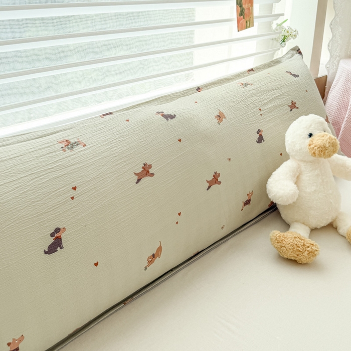 91家纺网 家纺一手货源 找家纺 麦田家纺 2025新款云感木棉皱皱双层纱长枕 腊肠犬