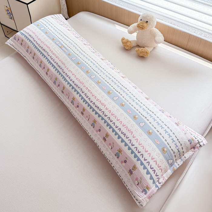 91家纺网 家纺一手货源 找家纺 麦田家纺 2025新款云感木棉皱皱双层纱长枕 开心小熊