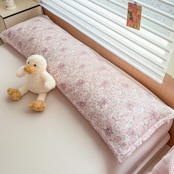 91家纺网 家纺一手货源 找家纺 麦田家纺 2025新款云感木棉皱皱双层纱长枕 繁花