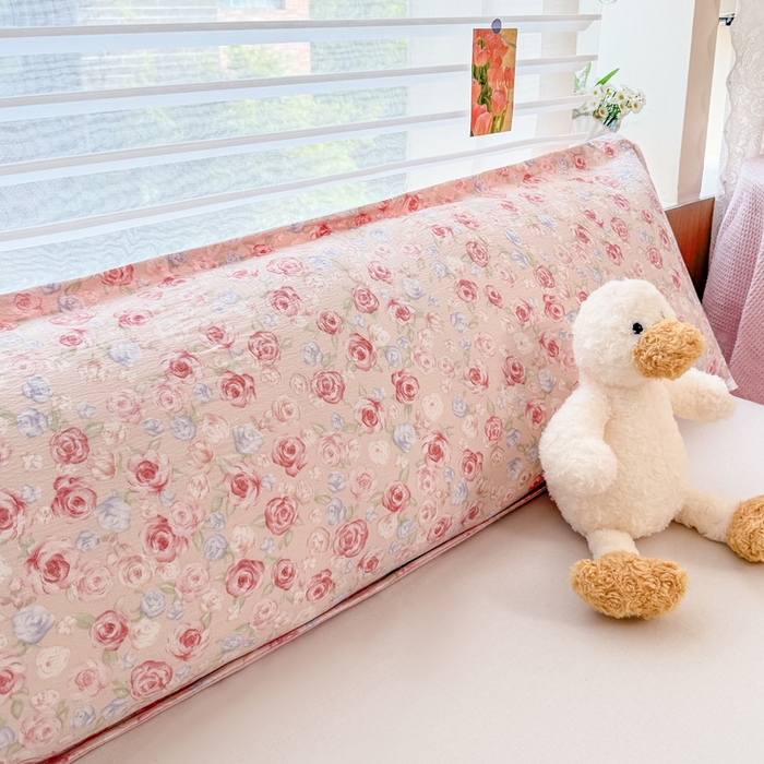 91家纺网 家纺一手货源 找家纺 麦田家纺 2025新款云感木棉皱皱双层纱长枕 浪漫花语