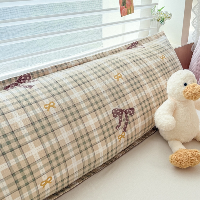 91家纺网 家纺一手货源 找家纺 麦田家纺 2025新款云感木棉皱皱双层纱长枕 甜心格