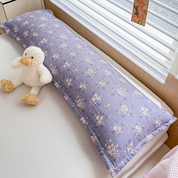 91家纺网 家纺一手货源 找家纺 麦田家纺 2025新款云感木棉皱皱双层纱长枕 紫韵