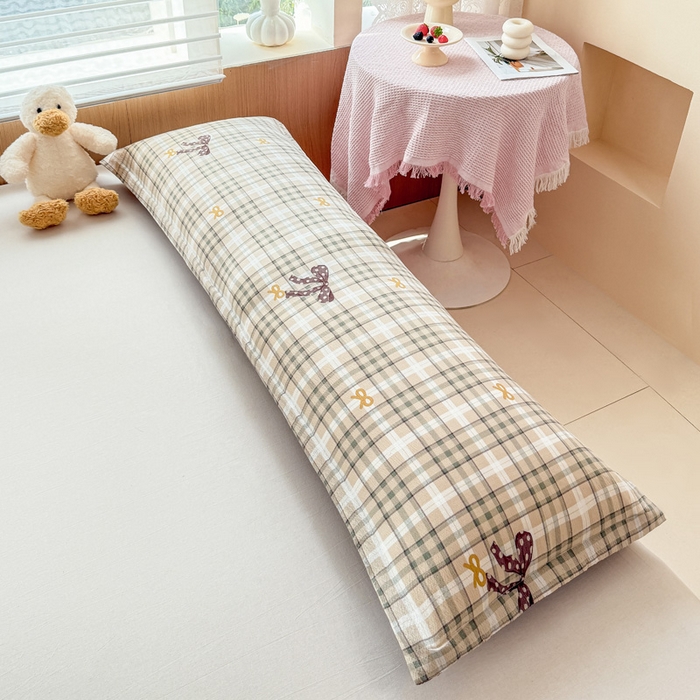 91家纺网 家纺一手货源 找家纺 麦田家纺 2025新款云感木棉皱皱双层纱长枕 甜心格