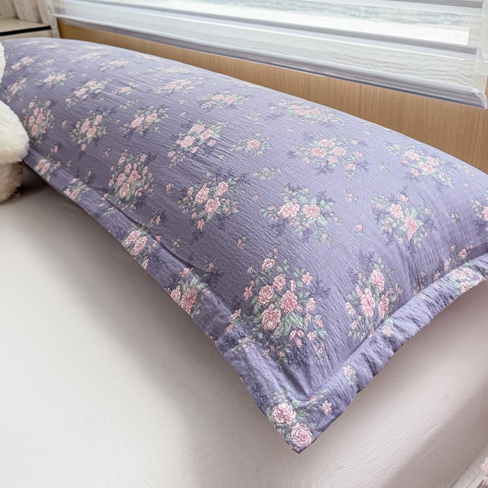 91家纺网 家纺一手货源 找家纺 麦田家纺 2025新款云感木棉皱皱双层纱长枕 紫韵