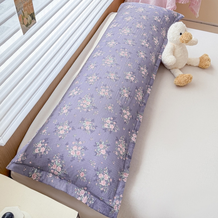 91家纺网 家纺一手货源 找家纺 麦田家纺 2025新款云感木棉皱皱双层纱长枕 紫韵