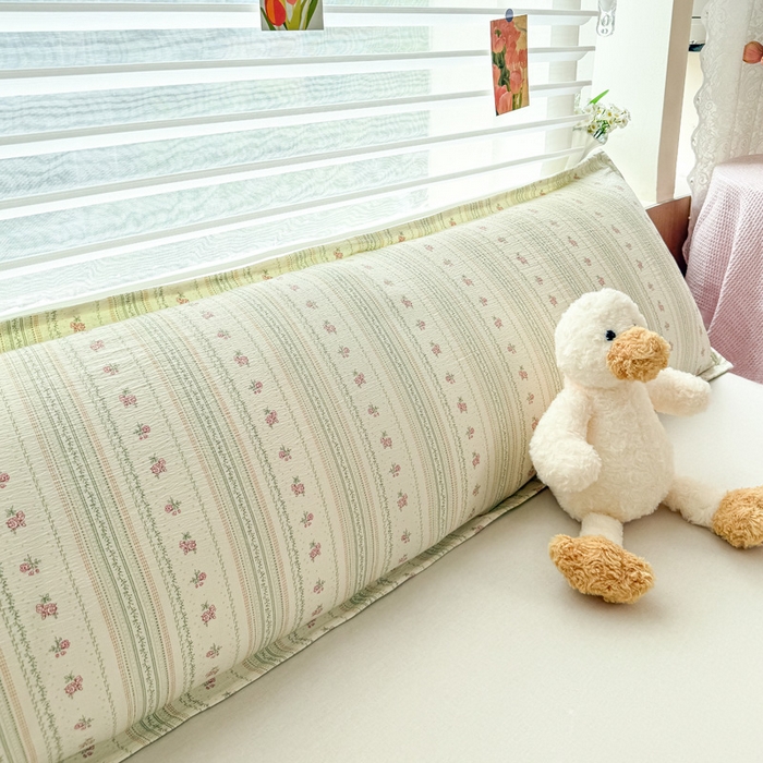 91家纺网 家纺一手货源 找家纺 麦田家纺 2025新款云感木棉皱皱双层纱长枕 花颜